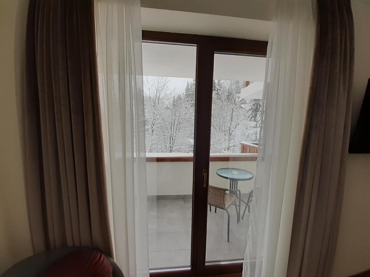 Hotel Lanobila à Sinaia Extérieur photo