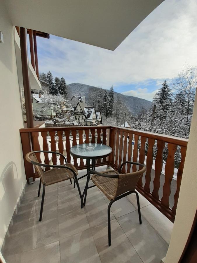 Hotel Lanobila à Sinaia Extérieur photo