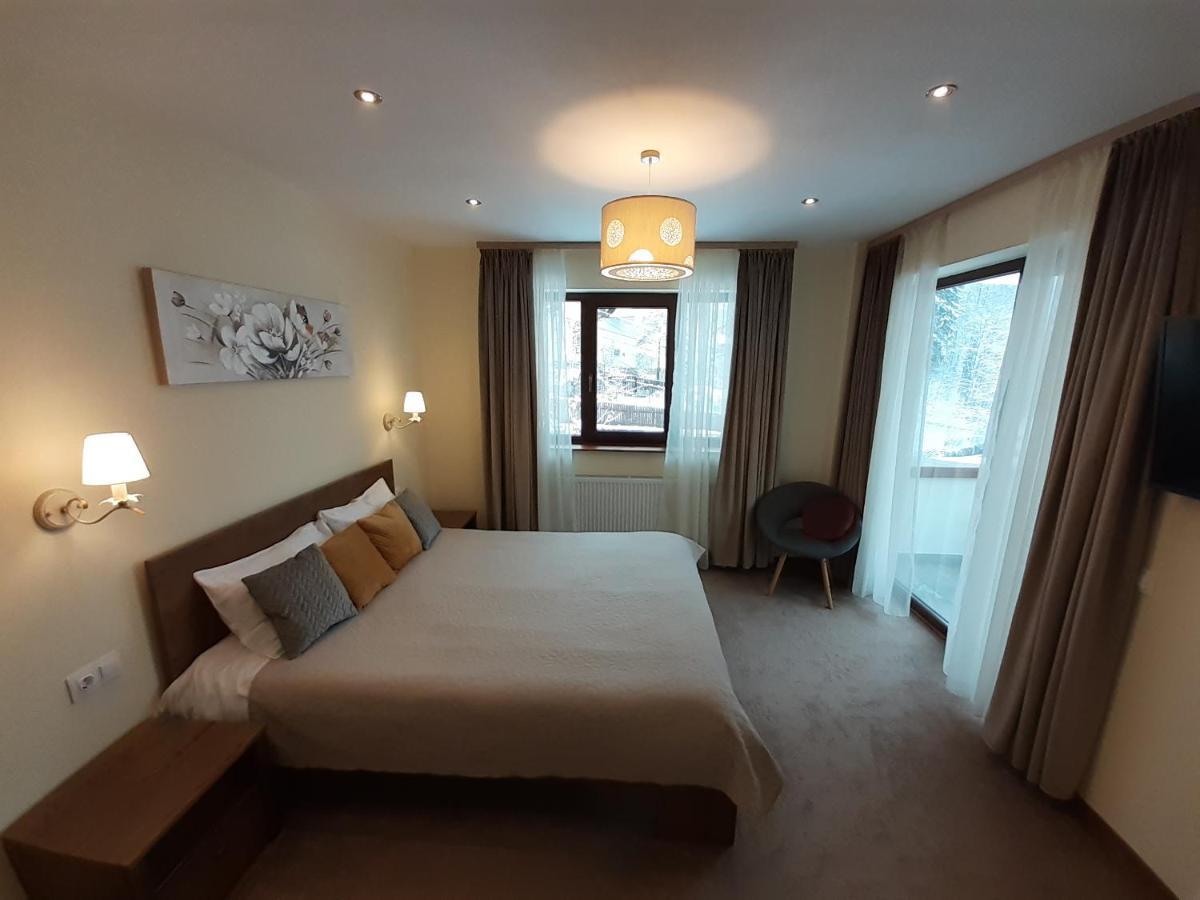 Hotel Lanobila à Sinaia Extérieur photo