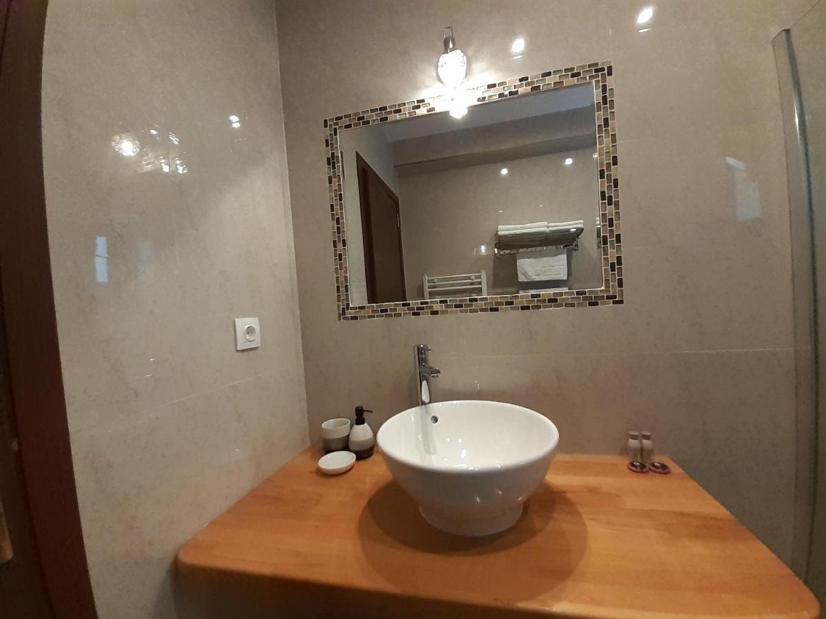 Hotel Lanobila à Sinaia Extérieur photo