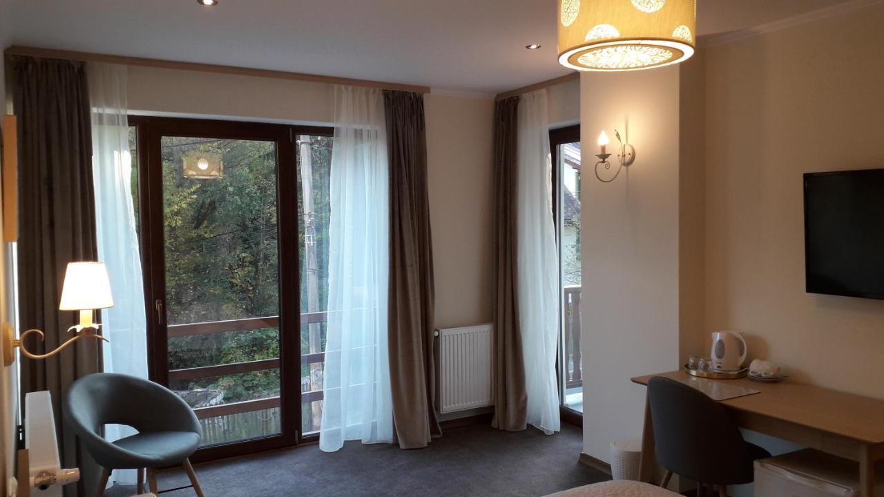 Hotel Lanobila à Sinaia Extérieur photo